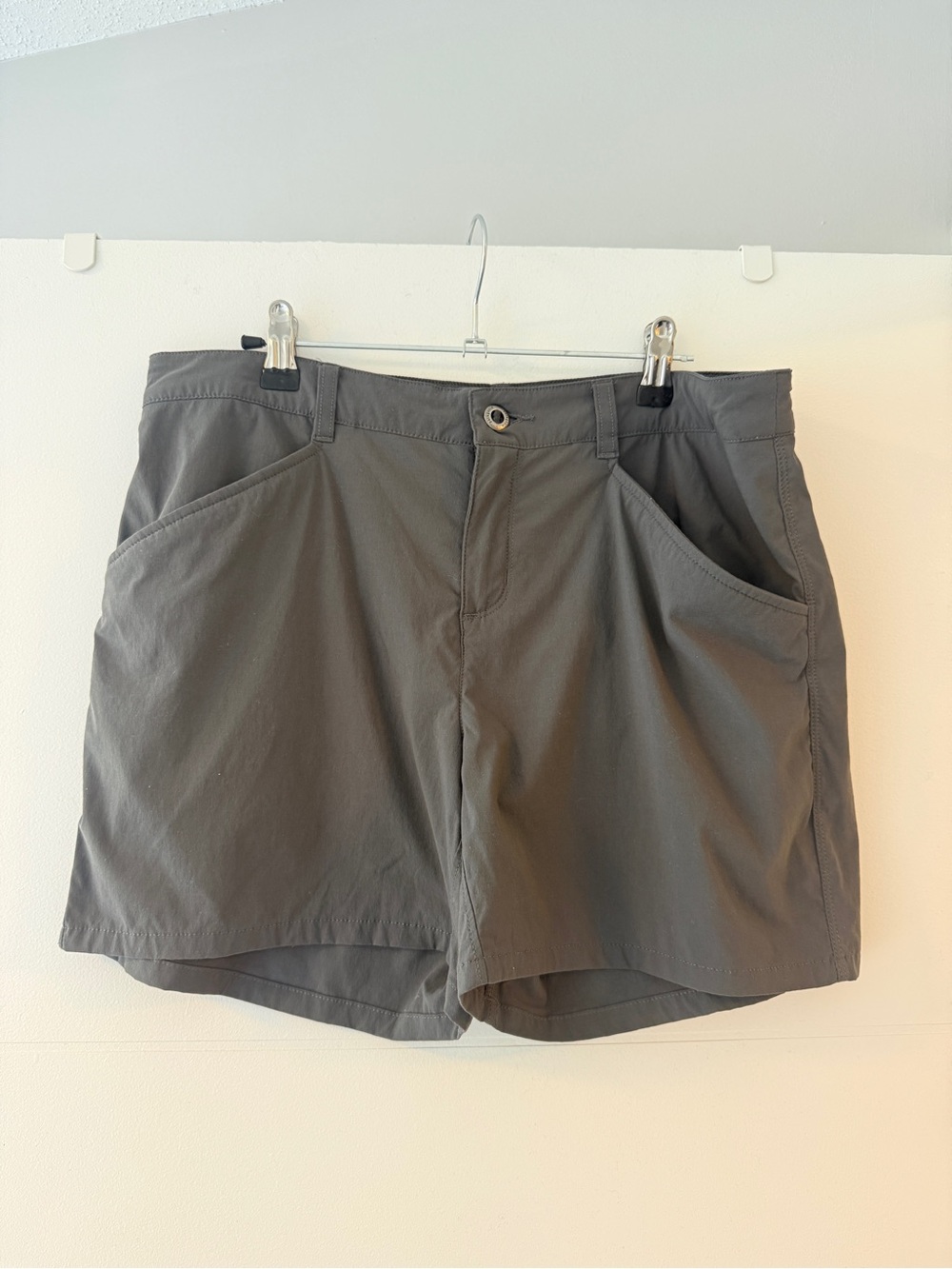 Patagonia Women’s Outdoor Hiking Shorts Gray Size 10 Lightweight Stretch - Picture 2 of 7
